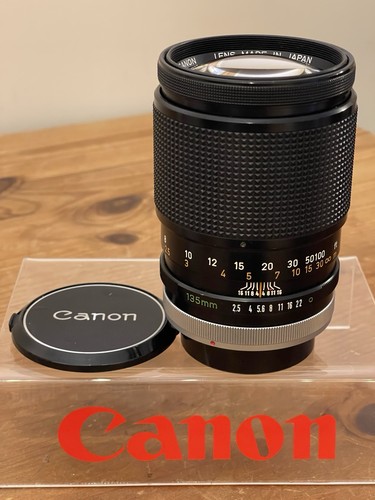 Canon 135mm rara - f/2.5,